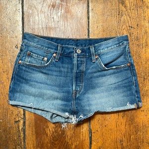 Levi’s Denim Shorts Mid Blue size 29